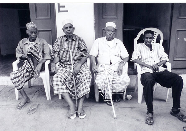 Mombassa - old town 4 amigos BW