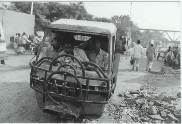 Agra - 3 dudes in cab