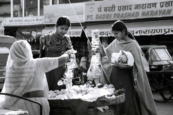 Ajmer - buying flowers