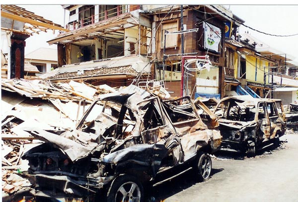 Bali - bomb site cars