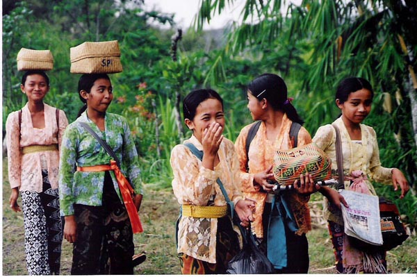 bali - girls on road