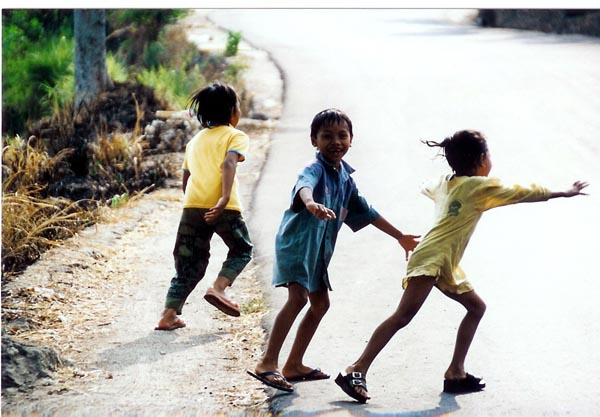 East Java - scattering kids